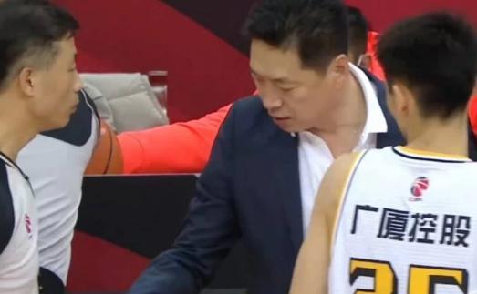 深度：李春江事件折射CBA裁判困境教练集体杜锋化非中国篮球之幸(8)
