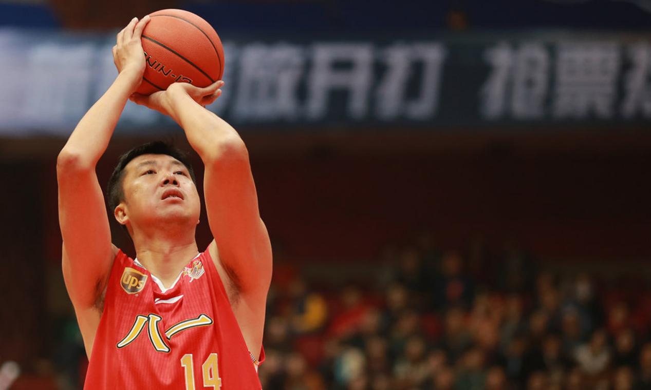 王治郅是中国篮球界进入NBA的第一人，退役后有了新职务(3)