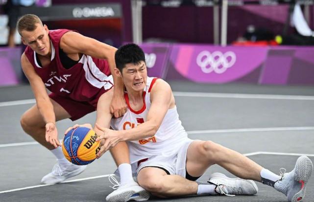 难怪3连败，中国男篮硬生生把3人篮球打成了5人篮球！(1)