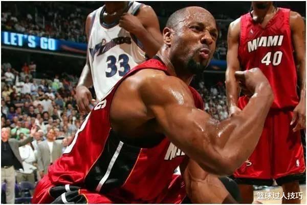看NBA90年代中锋肌肉，和当今中锋对比，约基奇满身五花肉不敢想(3)