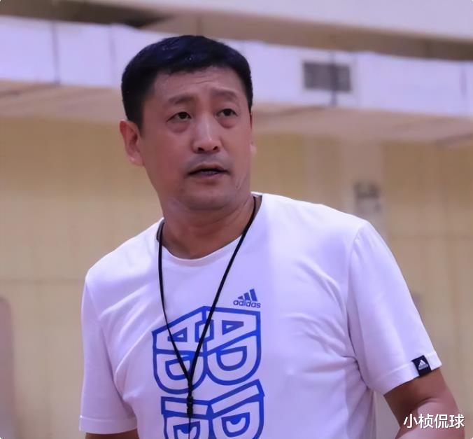 中国男篮集训名单难产，杜锋不放心代班教练，徐杰奖金数倍于年薪(4)