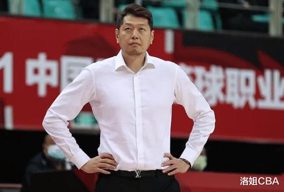 CBA三消息：深圳队长两年顶薪，贺希宁将会留队，莫科升任主教练(3)