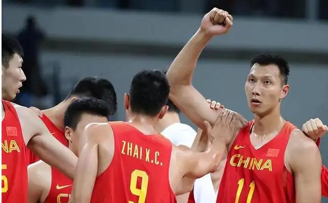 中国男篮宣布一项决定，杜锋补招3人，25岁国手疑遭彻底除名(2)