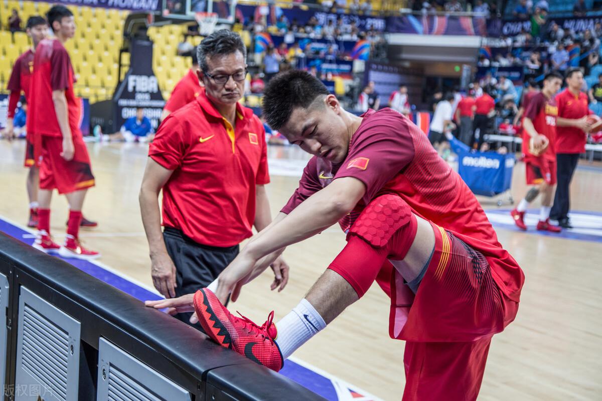 中国男篮世预赛三叉戟或有变，郭艾伦伤病引担忧，杜锋需2选1(2)