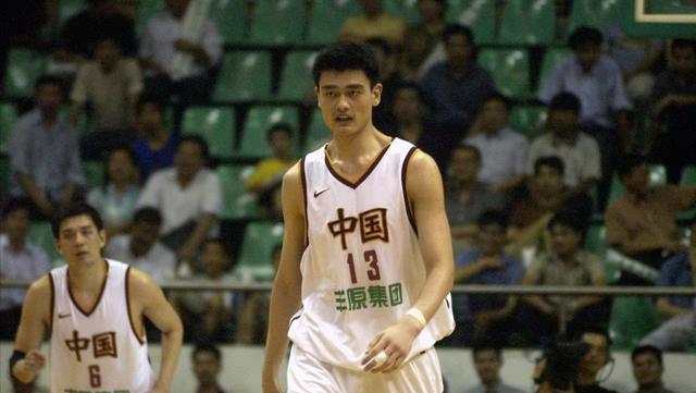 中国男篮10大球星，姚明排名榜首，内线球员居多，郭艾伦成功入选(1)