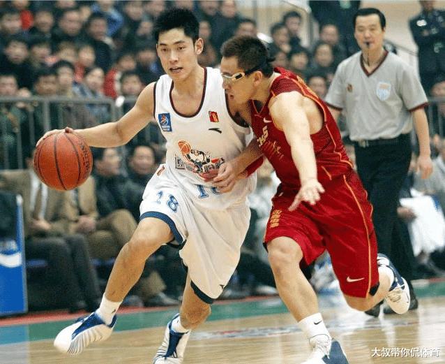 中国CBA传奇球员张庆鹏，身高不够实力来凑，退役时留有遗憾！(4)