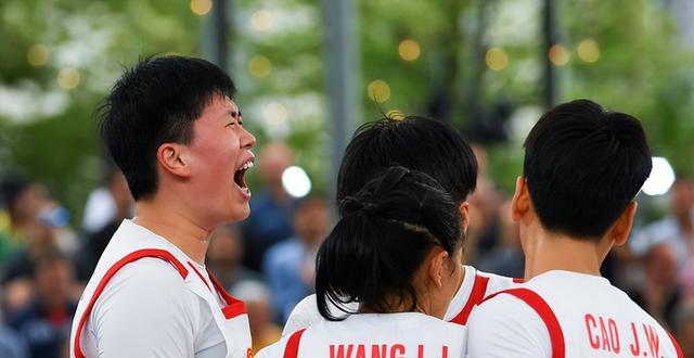 判罚尺度完全看不懂！中国三人女篮输给法国非常遗憾！(15)