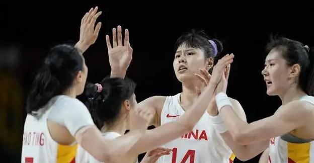中国篮协官宣！欧洲名帅加入中国女篮，担任教练，未来让人期待(3)