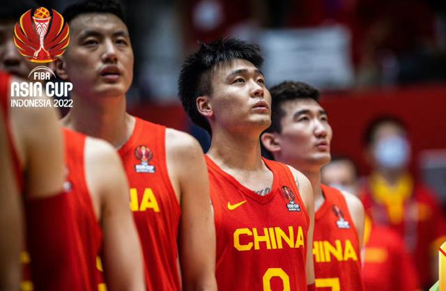 中国男篮赛前训练，全队苦练三分球，期盼延续万炮齐轰的手感(1)