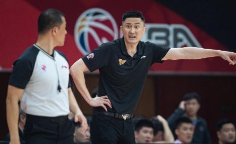 早上9点，中国篮球宣布，杜锋逃过一劫，辽宁球迷却不满意了(3)