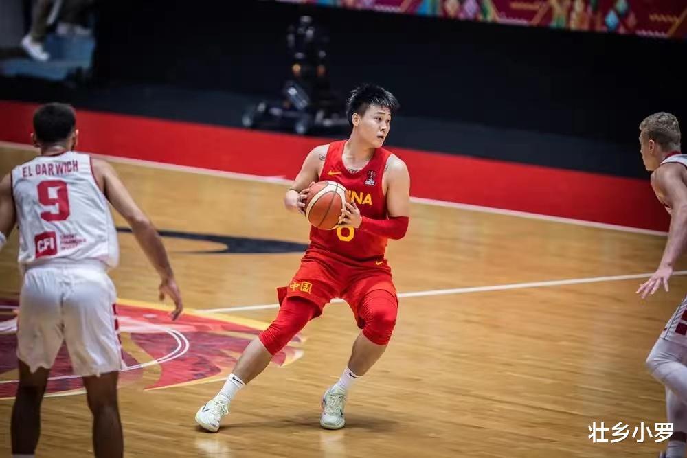 中国男篮球员基本功太差，姚明，易建联都退役了，回到巅峰太难了(1)