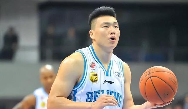 再见CBA！中国男篮34岁名将面临无球可打，如今退役或是最好选择(3)
