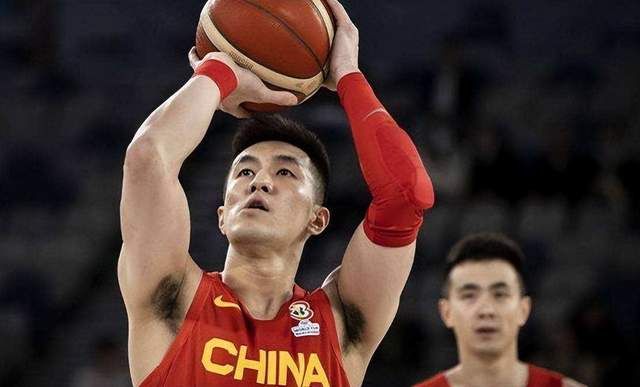 太恐怖！中国男篮竟然不投中距离！靠三分和篮下赢巴林不靠谱(1)