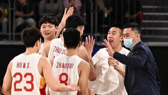 中国男篮赢球10小时，杜锋收坏消息，球迷担心的事情发生！(1)
