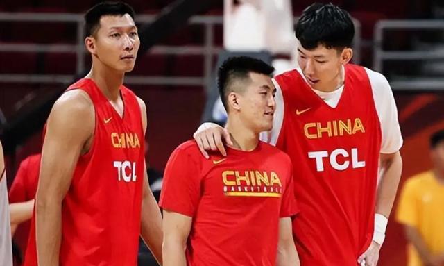 中国男篮赢球10小时，杜锋收坏消息，球迷担心的事情发生！(2)