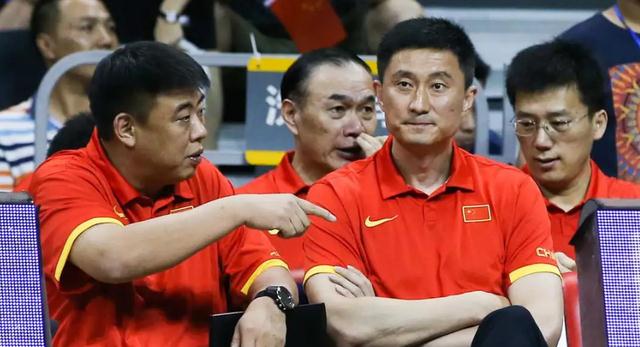中国男篮赢球10小时，杜锋收坏消息，球迷担心的事情发生！(5)