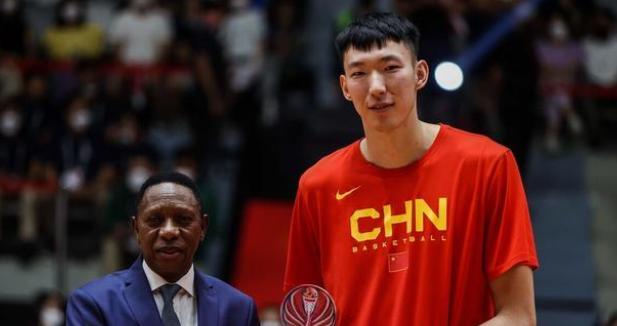 周琦再次得到国际篮联肯定，周琦在中国男篮中的重要性(2)