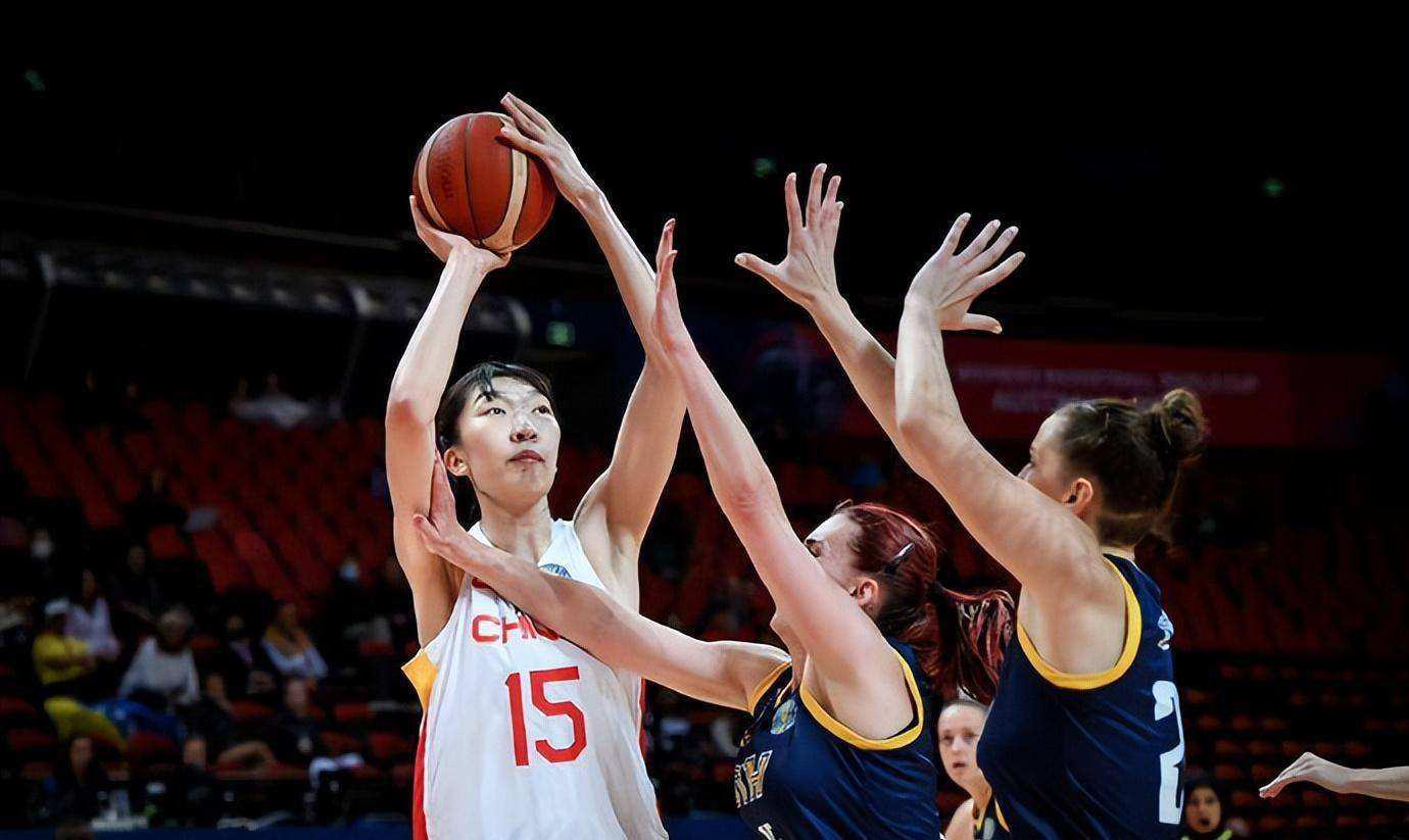 中国女篮世界杯突传喜讯，小组前三稳了，球迷欢呼(1)