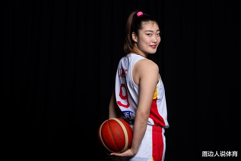 国际篮联盛赞李梦：正处在最佳状态 中国女篮真正领袖冲击奖牌(2)