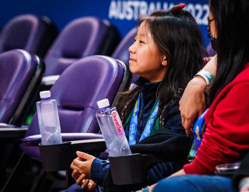 赢了赢了赢了！中国女篮击败东道主澳大利亚 民族品牌百岁山现场闪耀助威(6)