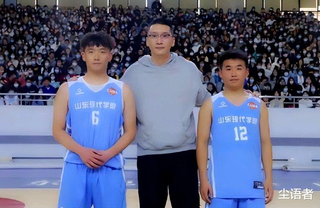仅一年时间，中国男篮国手体重暴涨至230斤，背后真相让人感慨(5)