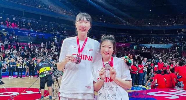 终获FIBA肯定，中国女篮排名上升5位，奉劝男篮打得像个娘们一样！(3)
