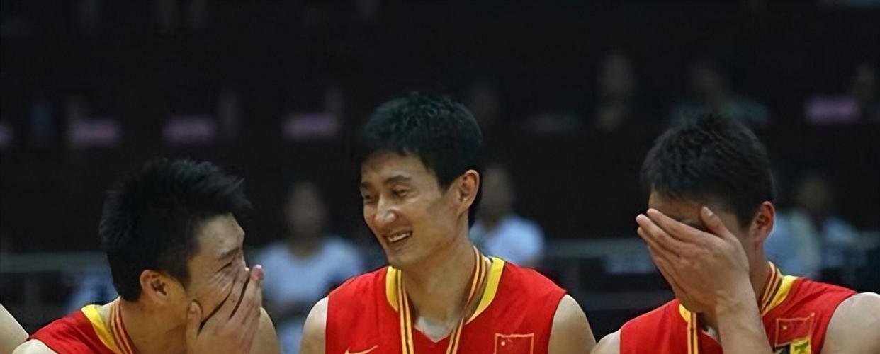 杜峰启用8名广东球员，组建南方明星国家队，无辽不成军成历史(5)