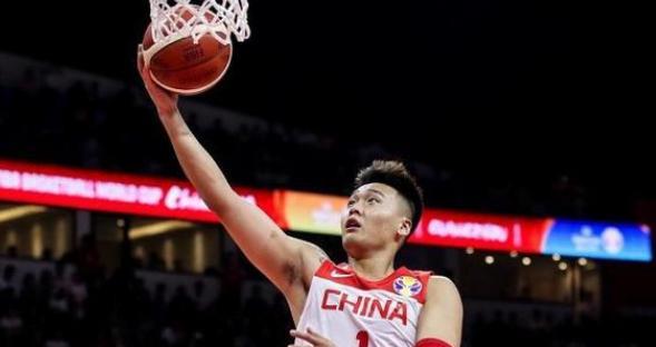 正式官宣！中国男篮世预赛14人大名单出炉，杜锋派出6后卫+3中锋(3)