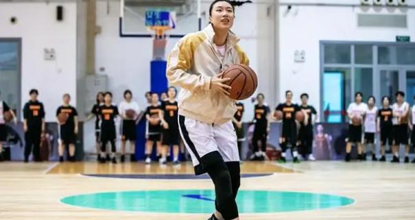 中国女篮史上学历最高球员！博士学位兼女篮队长！女篮前核心球员(3)