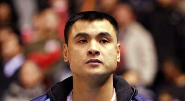 战神刘玉栋升官赴任，效仿巴特尔主管一方，中国篮球终于看到希望(4)
