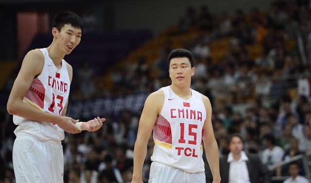 中国篮球：周琦恢复自由身，WNBA邀请杨力维，东超接触CBA(1)