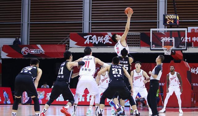 中国篮球：周琦恢复自由身，WNBA邀请杨力维，东超接触CBA(3)