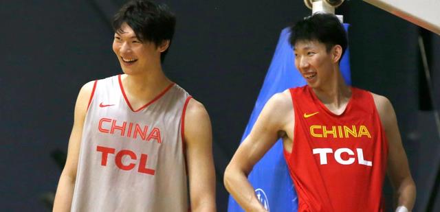 中国男篮与上海比赛结束后，姚明连夜敲定首发五虎，乔帅被架空？(5)