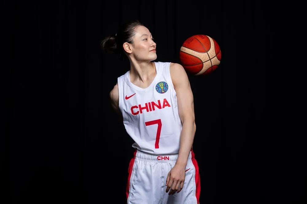 中国女篮三大主力若同去WNBA 今年亚洲杯、亚运会能问鼎冠军吗？(1)