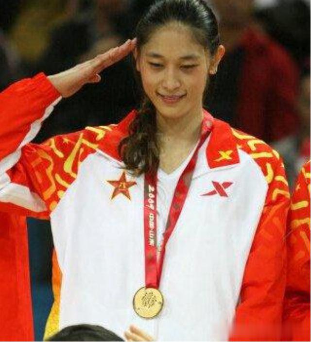 中国女篮隋菲菲：为国家队出战11年，留下无数记录，如今44岁未婚(22)
