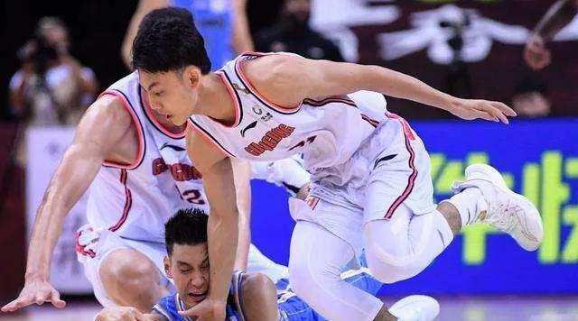 中国篮协：广东特色防守可以借鉴吗？裁判遵守的是FIBA规则吗？(7)