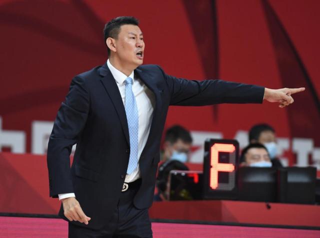 这一晚，中国篮球的体面，终于被“二李”给撕了个粉碎(3)