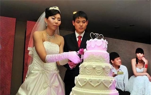 中国女篮前队长陈楠近况：退役后嫁给公务员男友，生下2个儿子(16)