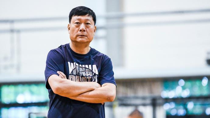 出山救火！李秋平正式成为上海男篮主教练，下赛季卷土重来(4)