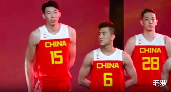 姚明也无计可施：中国男篮现役第1巨星周琦，身价5亿却1年没球打(3)