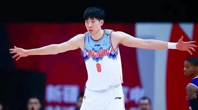 不出意外，中国男篮会派出以下阵容来参加八月份的男篮世界杯！
中锋:首发周琦，替补(2)