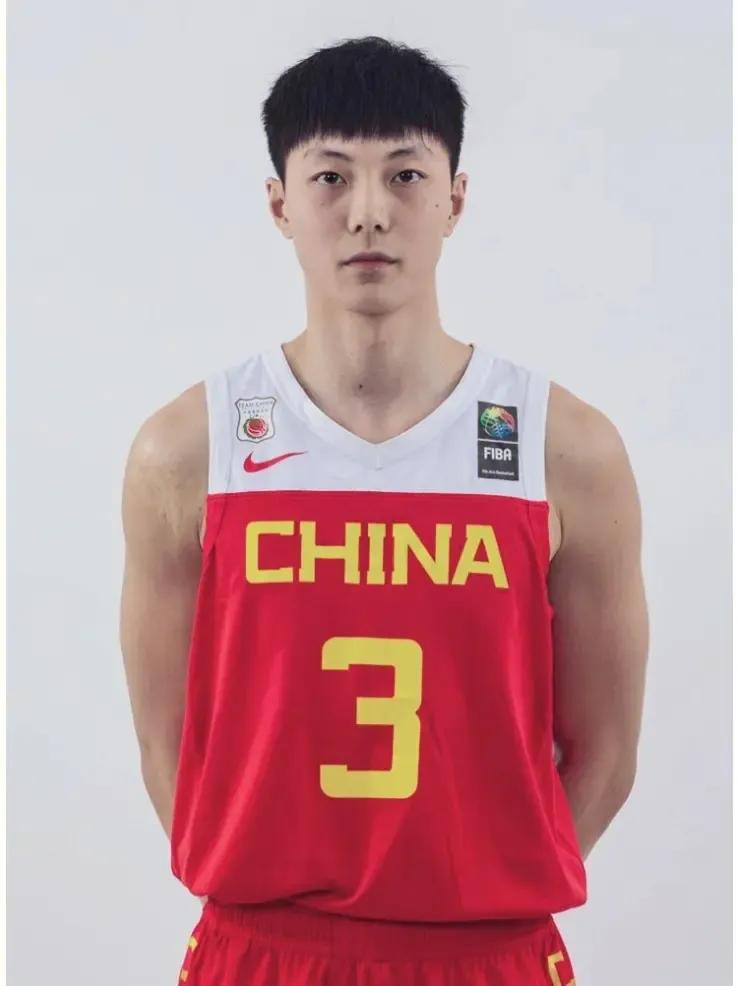 不出意外，中国男篮会派出以下阵容来参加八月份的男篮世界杯！
中锋:首发周琦，替补(9)