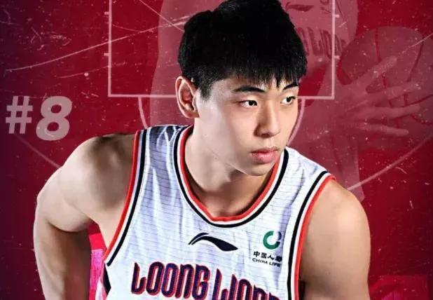 不出意外，中国男篮会派出以下阵容来参加八月份的男篮世界杯！
中锋:首发周琦，替补(11)