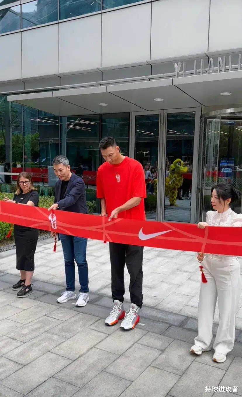 易建联大厦正式启用！中国男篮领军人物，韩旭WNBA上场时间锐减(1)