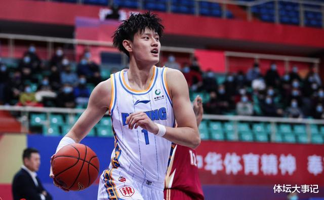 变天了！上海男篮放弃MVP，场均5.4分拖累李春江，下家是冠军队(3)