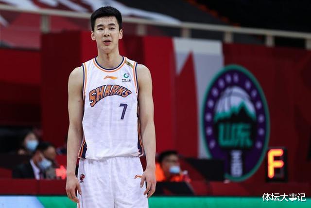 变天了！上海男篮放弃MVP，场均5.4分拖累李春江，下家是冠军队(7)