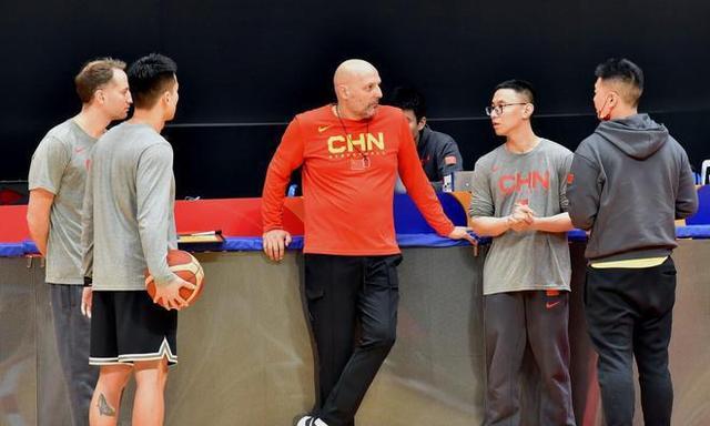 中国男篮18人名单，辽粤和广厦入选人数最多，洋帅是怎么选人的？(3)