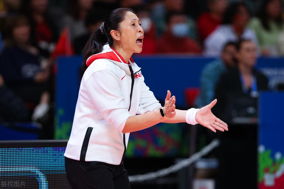 中午12点！国际篮联官宣，中国女篮6连败遭重创，郑薇亚洲杯难了(1)