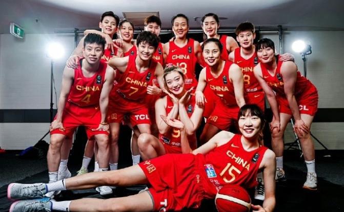 韩旭霸气表态！女篮亚洲杯开赛在即，中国队冲击12冠王，力争结束日本队的5连冠。
(1)