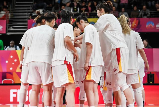 双核发威！中国女篮全胜晋级，锁定世界杯资格&奥运会资格赛资格(7)